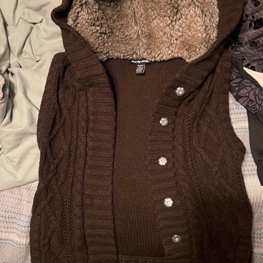 Love by design cafe vest